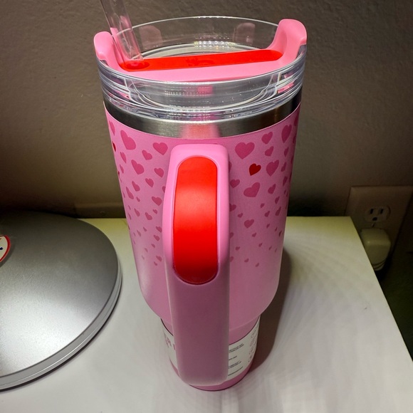 NWT Valentine’s Day Stanley 40 oz 2025 Sweet Hearts - Picture 5 of 8